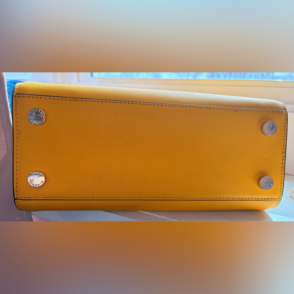 💛 Michael Kors Selma Medium Satchel – Yellow / Saffiano Leather 💛 - Picture 4 of 16